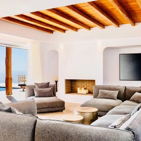 Breathtaking 5 Bedroom With Private Pool Vila *