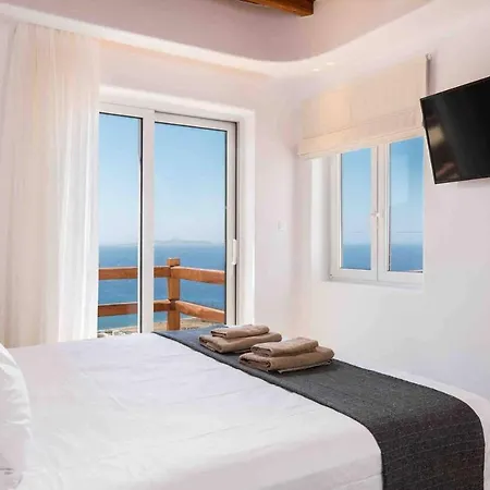 Breathtaking 5 Bedroom With Private Pool *