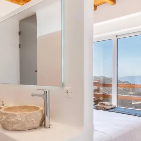 Breathtaking 5 Bedroom With Private Pool Vila *